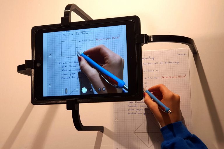 Tablet Holder main 3 2